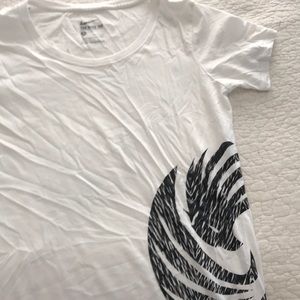 Nike bird tee